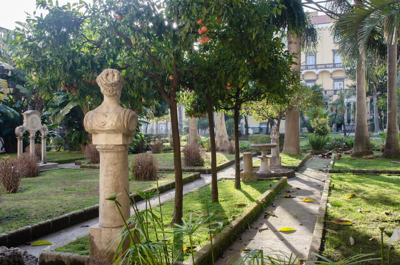 Civico10 Bed and Breakfast Napels Buitenkant foto