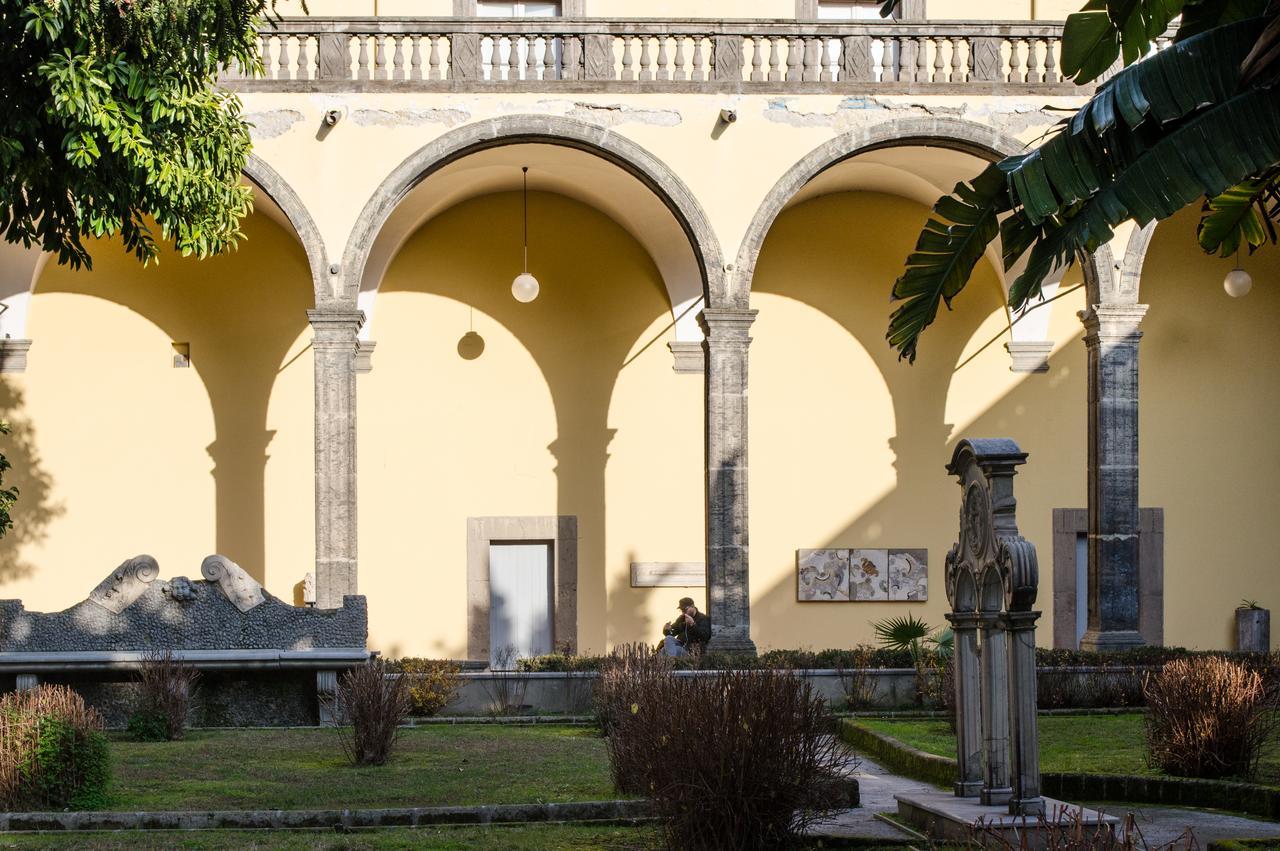 Civico10 Bed and Breakfast Napels Buitenkant foto