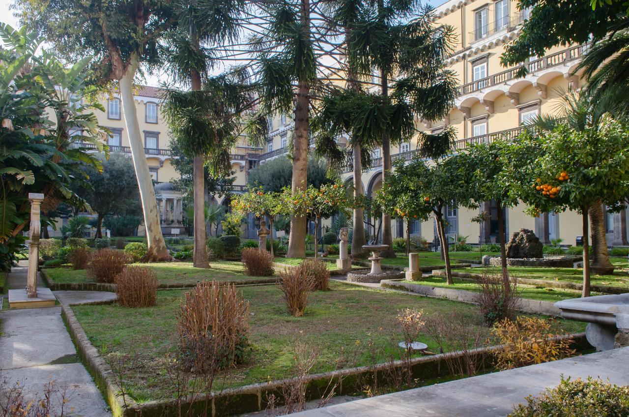 Civico10 Bed and Breakfast Napels Buitenkant foto