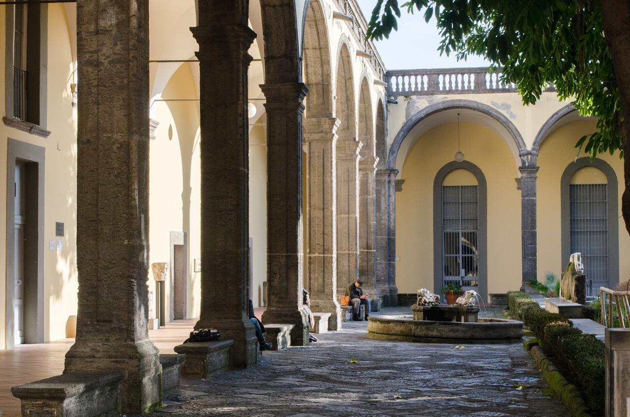 Civico10 Bed and Breakfast Napels Buitenkant foto