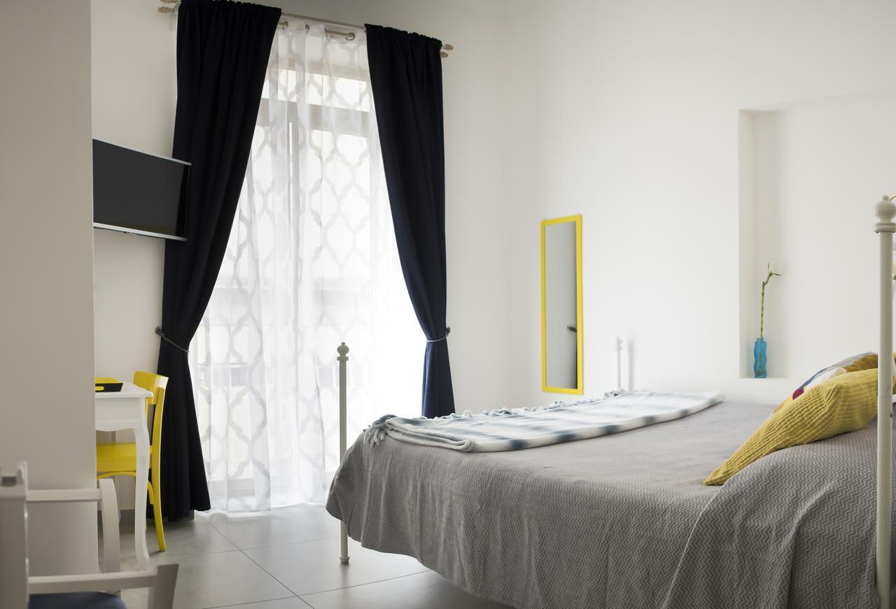 Civico10 Bed and Breakfast Napels Buitenkant foto